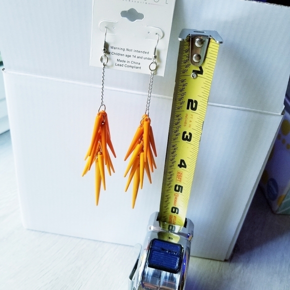 "BUNDLES ONLY" Tropical Orange Dangle Spikes Earrings - Picture 4 of 6